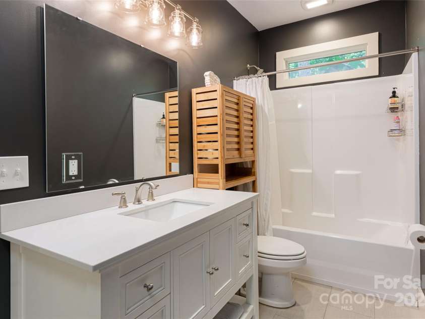 111 Eastmoor Drive, Asheville, NC 28805.  MLS# CAR4182621, YatesRealty ID 3906. 