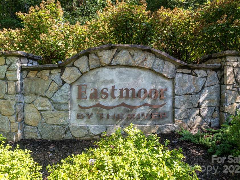 111 Eastmoor Drive, Asheville, NC 28805.  MLS# CAR4182621, YatesRealty ID 3906. 