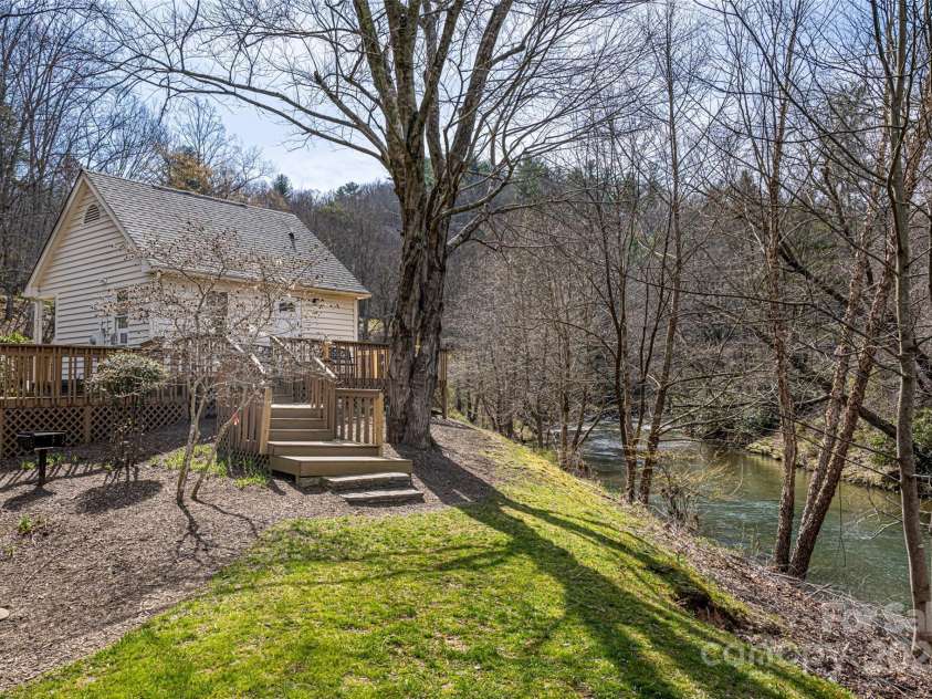 111 Eastmoor Drive, Asheville, NC 28805.  MLS# CAR4182621, YatesRealty ID 3906. Community Common Area