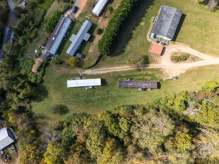 17 Hat Creek Drive, Asheville, NC 28806.  MLS# CAR4317652, YatesRealty ID 3906. 