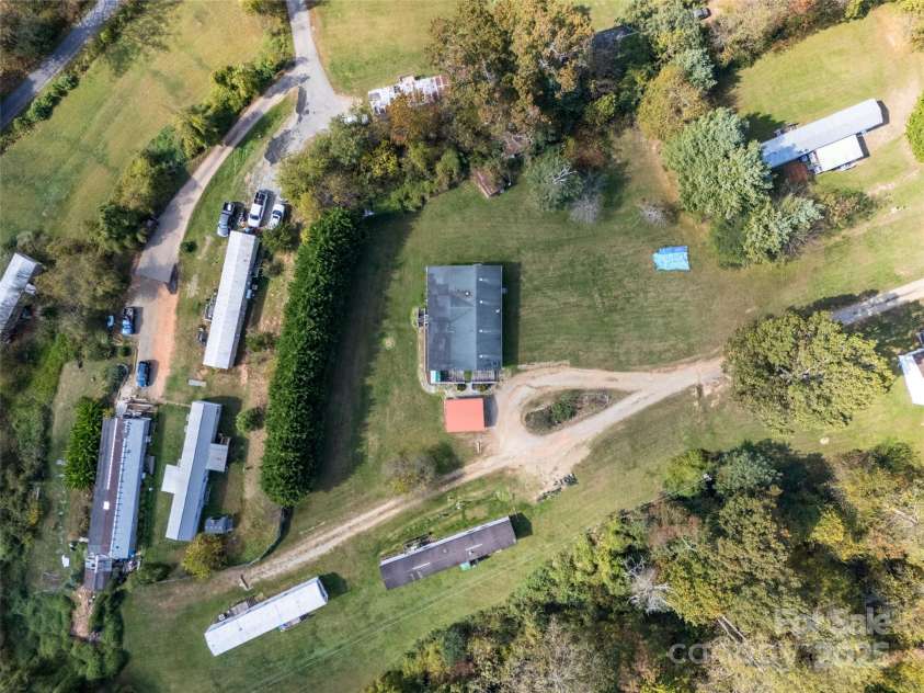 17 Hat Creek Drive, Asheville, NC 28806.  MLS# CAR4317652, YatesRealty ID 3906. 