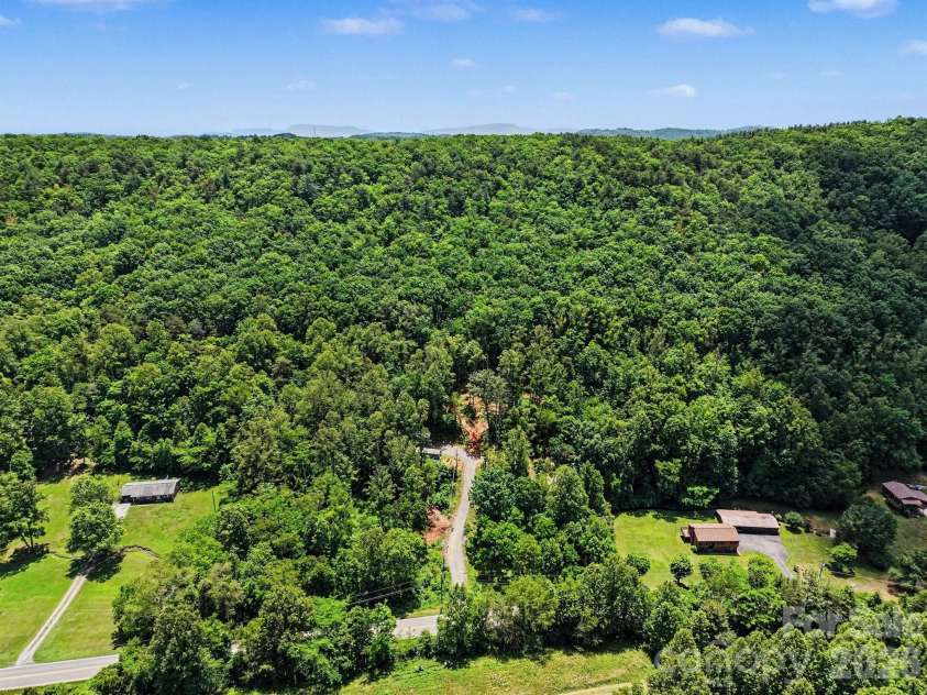 2828 Pine Street, Mount Airy, NC 27030.  MLS# CAR4331488, YatesRealty ID 3906. 