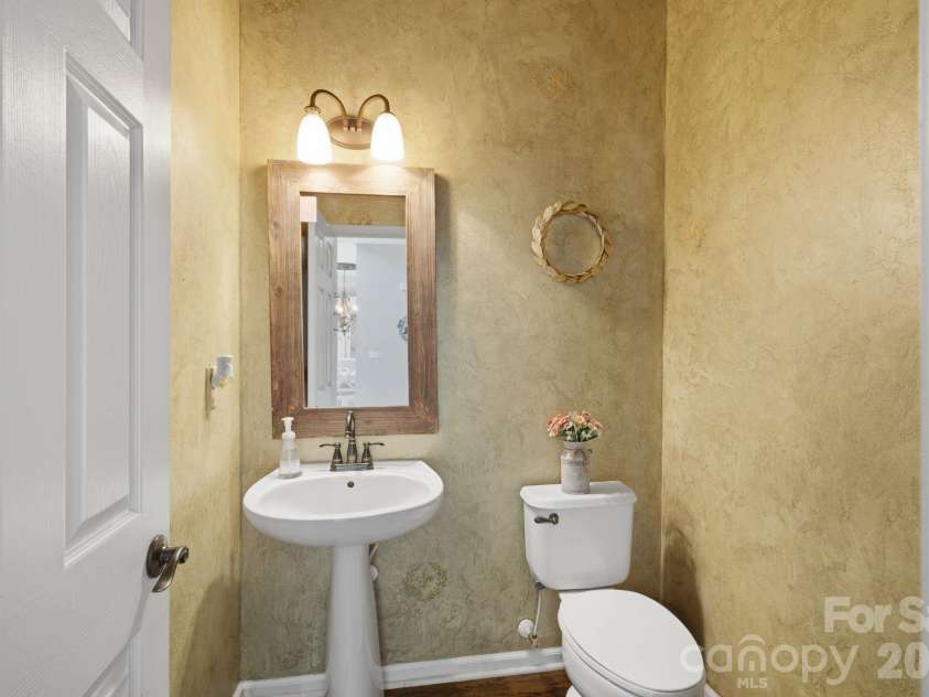 16914 Hampton Trace Road, Huntersville, NC 28078.  MLS# CAR4405129, YatesRealty ID 39062. 1/2 Bath downstairs