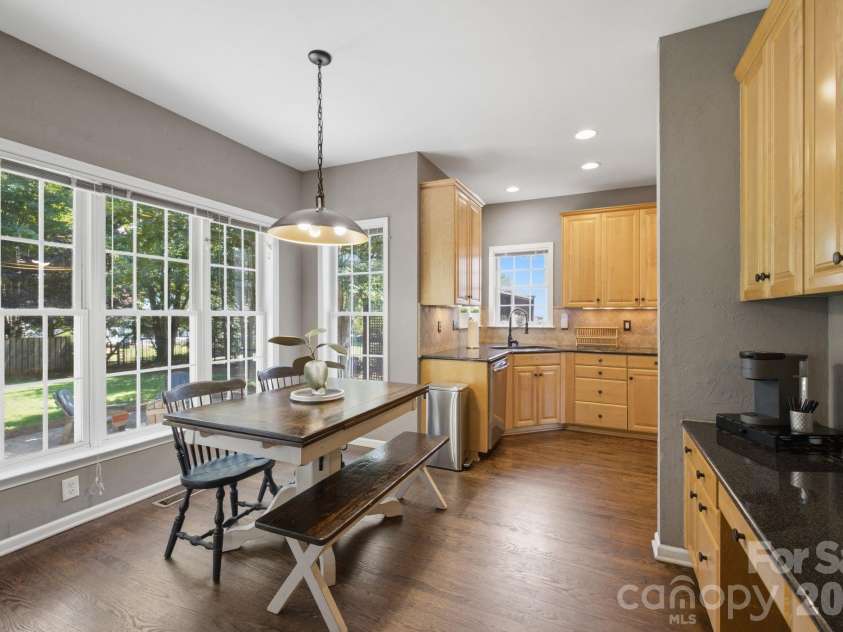 16914 Hampton Trace Road, Huntersville, NC 28078.  MLS# CAR4405129, YatesRealty ID 39062. Breakfast area