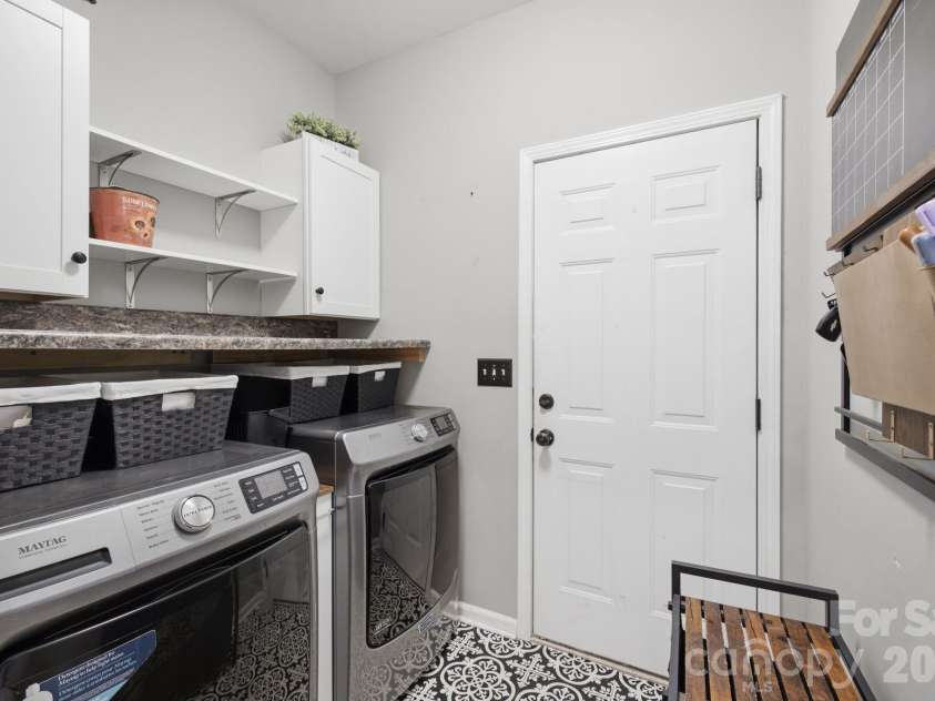 16914 Hampton Trace Road, Huntersville, NC 28078.  MLS# CAR4405129, YatesRealty ID 39062. Laundry|Mud Room