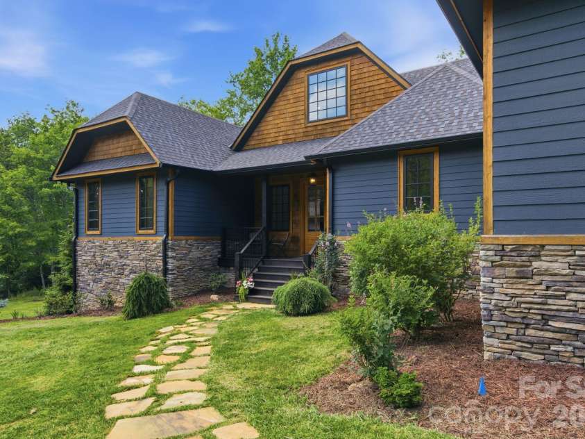 289 Linville River Drive, Linville, NC 28646.  MLS# CAR4405744, YatesRealty ID 39063. Walkway