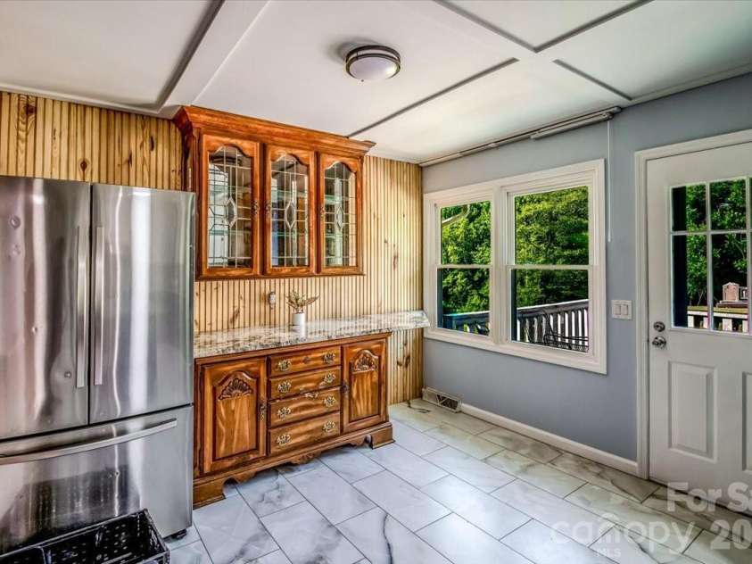 2910 Old Highway 60 Highway, Ronda, NC 28670.  MLS# CAR4402333, YatesRealty ID 39064. Dining area/kitchen