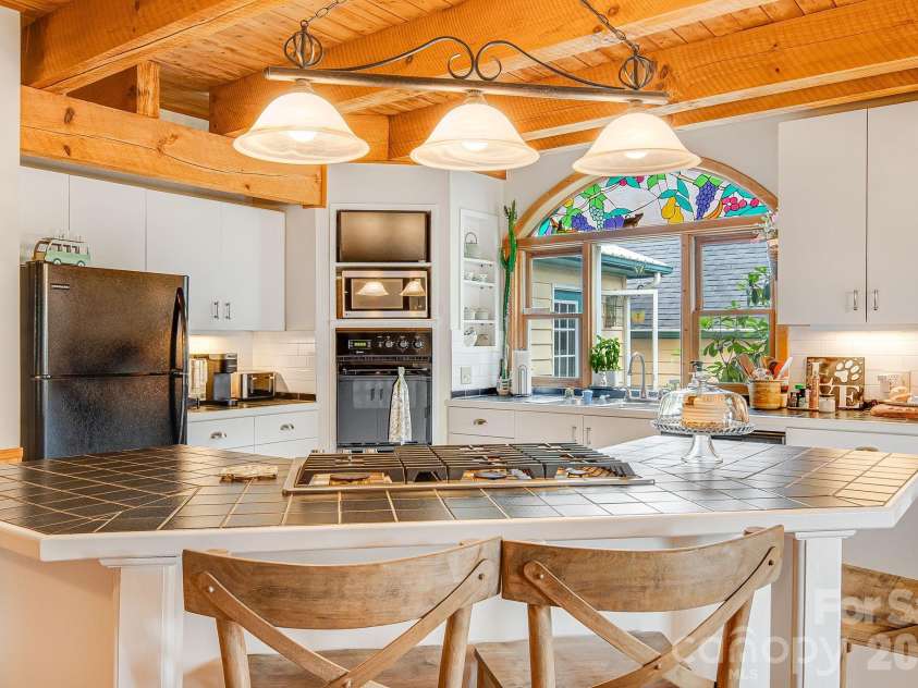 200 Black Hawk Trail, Waynesville, NC 28785.  MLS# CAR4404576, YatesRealty ID 39066. 