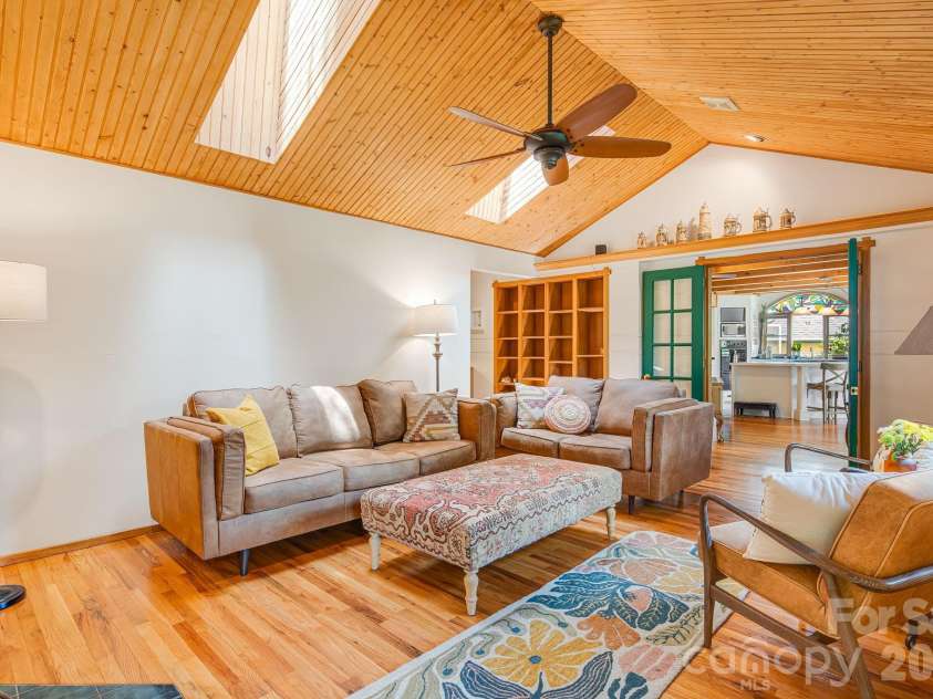 200 Black Hawk Trail, Waynesville, NC 28785.  MLS# CAR4404576, YatesRealty ID 39066. 