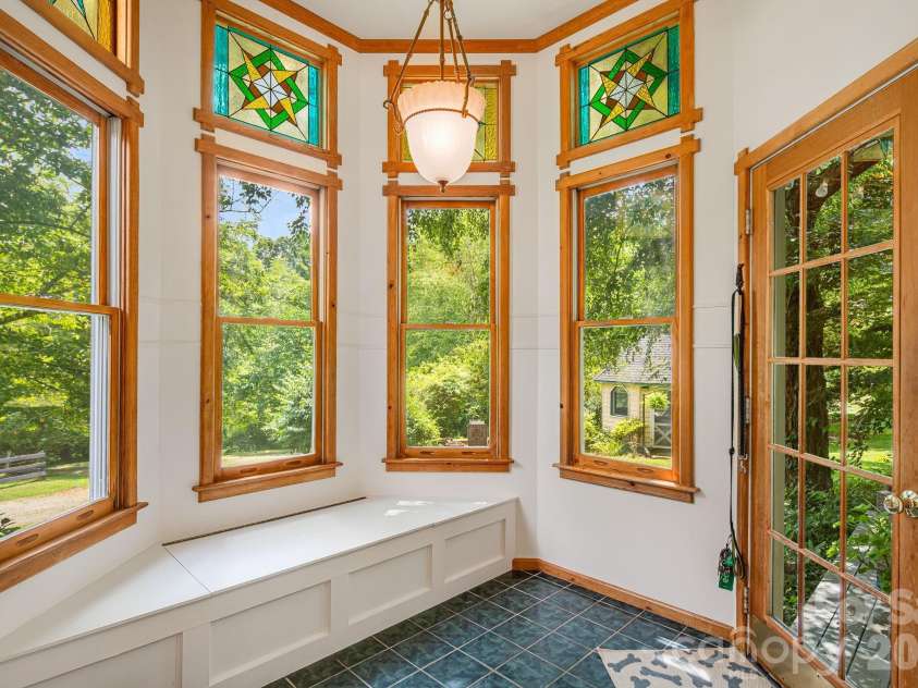 200 Black Hawk Trail, Waynesville, NC 28785.  MLS# CAR4404576, YatesRealty ID 39066. 