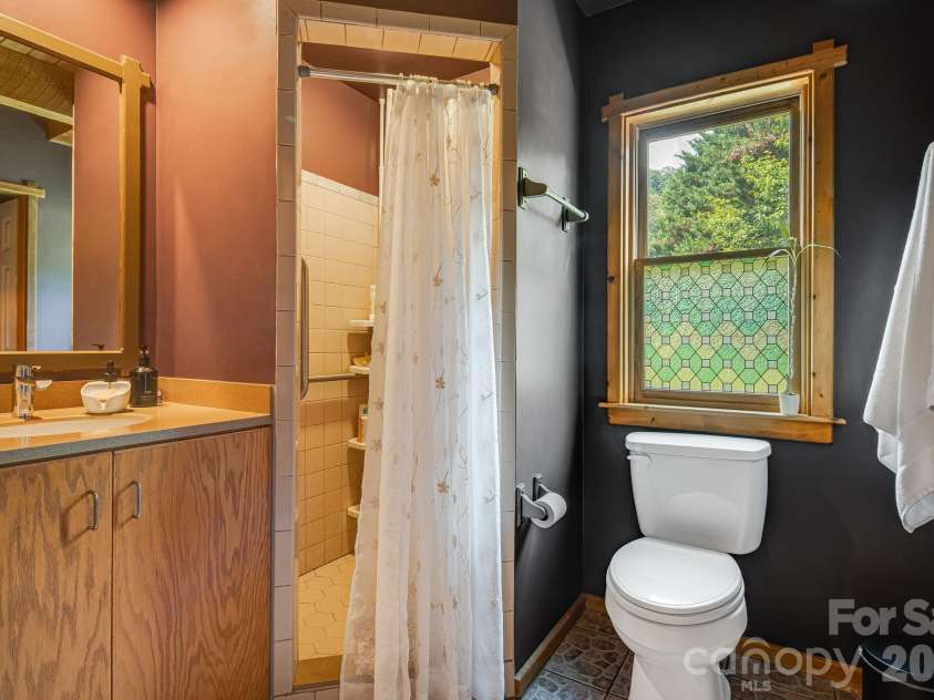 200 Black Hawk Trail, Waynesville, NC 28785.  MLS# CAR4404576, YatesRealty ID 39066. 