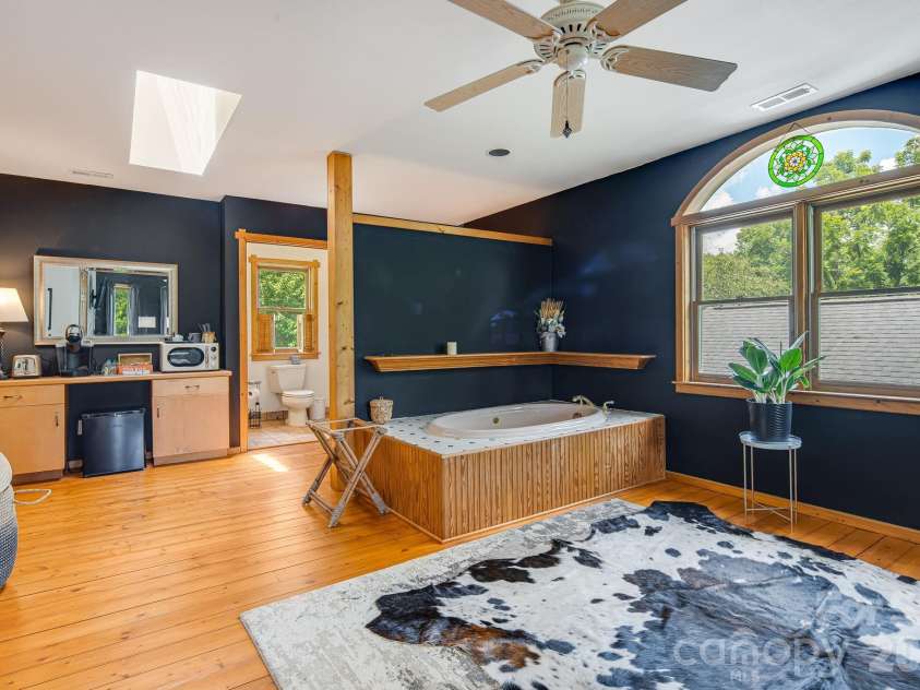 200 Black Hawk Trail, Waynesville, NC 28785.  MLS# CAR4404576, YatesRealty ID 39066. 