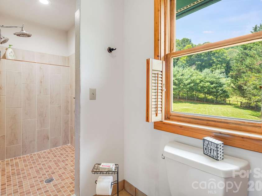 200 Black Hawk Trail, Waynesville, NC 28785.  MLS# CAR4404576, YatesRealty ID 39066. 