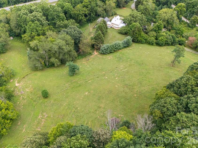 200 Black Hawk Trail, Waynesville, NC 28785.  MLS# CAR4404576, YatesRealty ID 39066. 