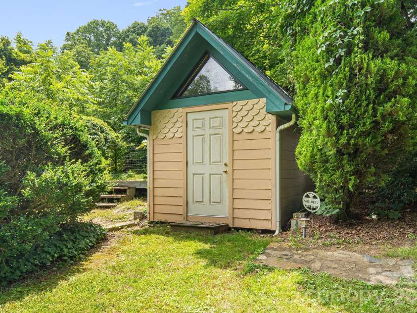 200 Black Hawk Trail, Waynesville, NC 28785.  MLS# CAR4404576, YatesRealty ID 39066. Storage Building.
