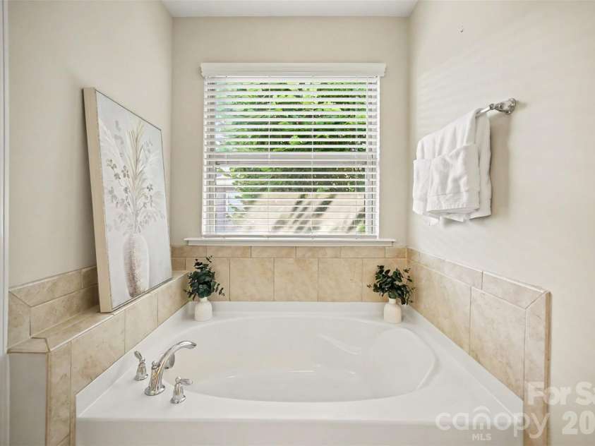 824 Ayrshire Avenue, Fort Mill, SC 29708.  MLS# CAR4396910, YatesRealty ID 39067. 
