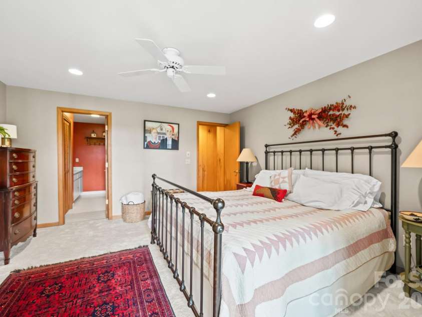 815 Crest Trail, Linville, NC 28646.  MLS# CAR4406068, YatesRealty ID 39068. Lower Level Bedroom
