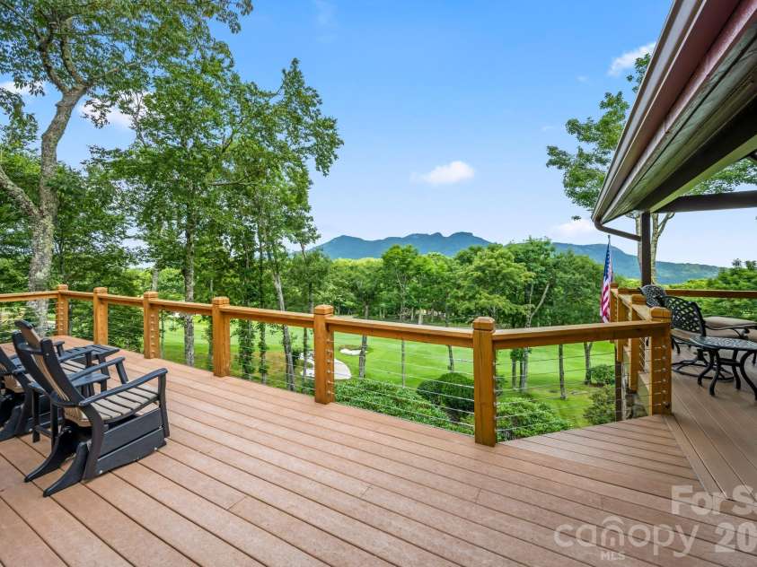 815 Crest Trail, Linville, NC 28646.  MLS# CAR4406068, YatesRealty ID 39068. Main Level Deck