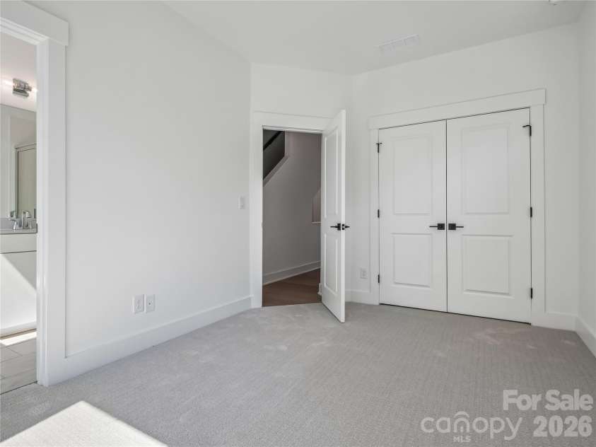 4062 Sophia Drive, Charlotte, NC 28217.  MLS# CAR4368755, YatesRealty ID 39069. Guest suite with full bath