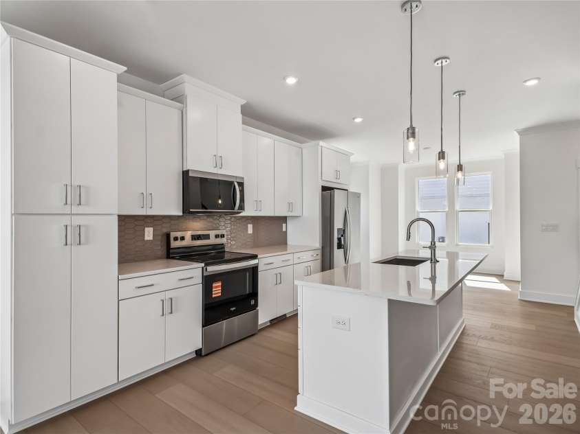 4062 Sophia Drive, Charlotte, NC 28217.  MLS# CAR4368755, YatesRealty ID 39069. Open floorplan