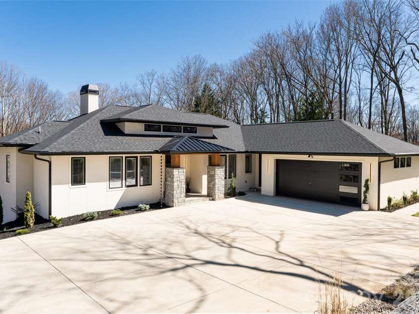 16 Cambridge Drive, Candler, NC 28715.  MLS# CAR4355688, YatesRealty ID 3907. 