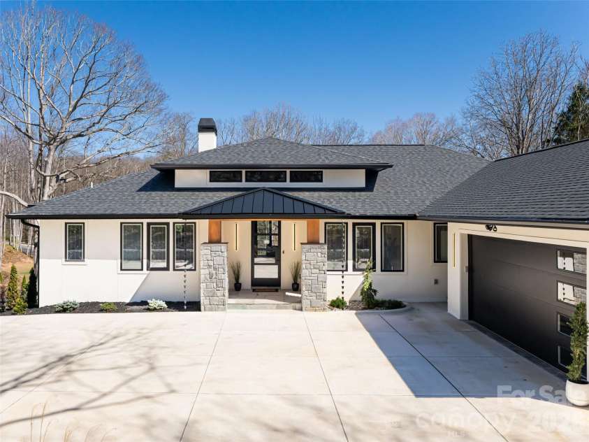 16 Cambridge Drive, Candler, NC 28715.  MLS# CAR4355688, YatesRealty ID 3907. 