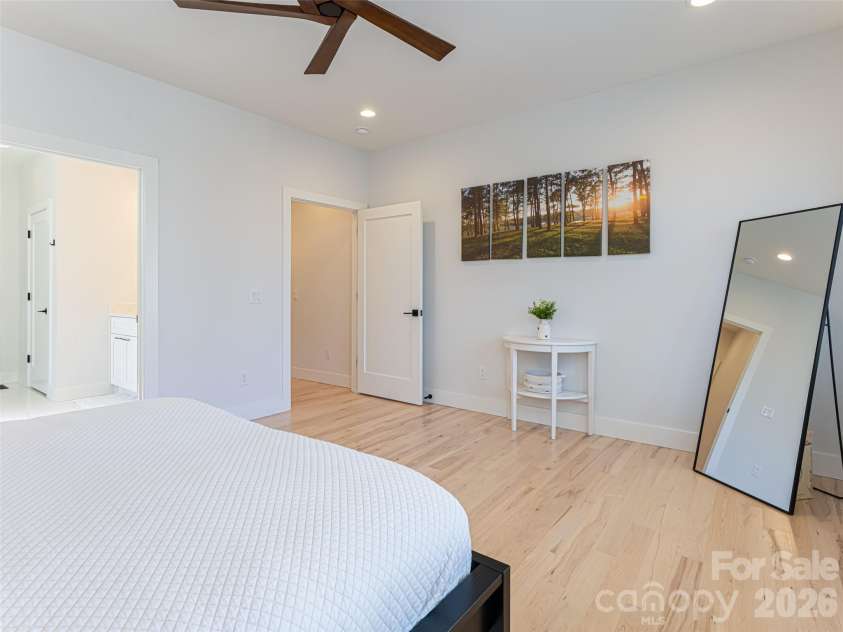 16 Cambridge Drive, Candler, NC 28715.  MLS# CAR4355688, YatesRealty ID 3907. 