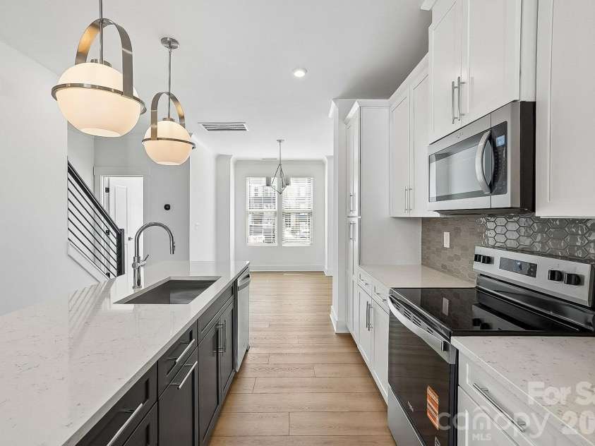 1139 Kokomo Lane, Charlotte, NC 28206.  MLS# CAR4403154, YatesRealty ID 39070. 