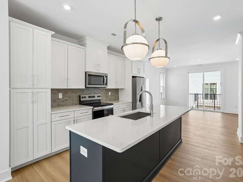1139 Kokomo Lane, Charlotte, NC 28206.  MLS# CAR4403154, YatesRealty ID 39070. 