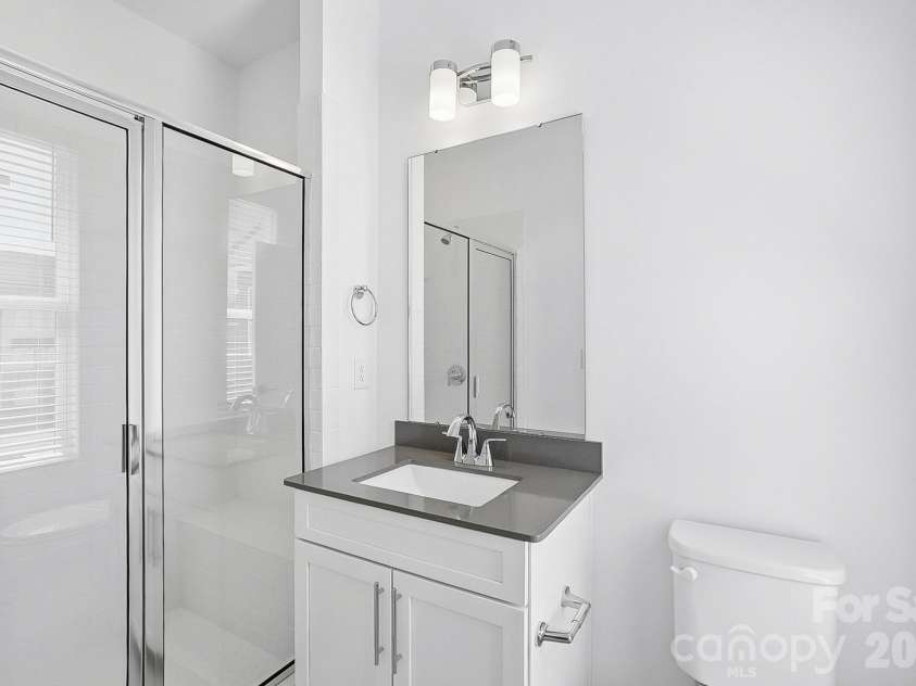1139 Kokomo Lane, Charlotte, NC 28206.  MLS# CAR4403154, YatesRealty ID 39070. Guest bath