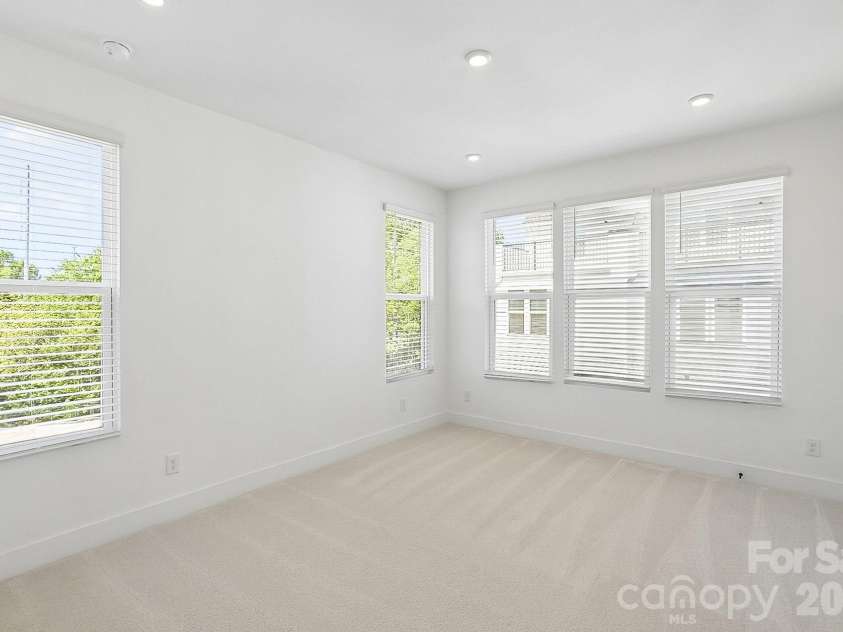 1139 Kokomo Lane, Charlotte, NC 28206.  MLS# CAR4403154, YatesRealty ID 39070. Owner's suite