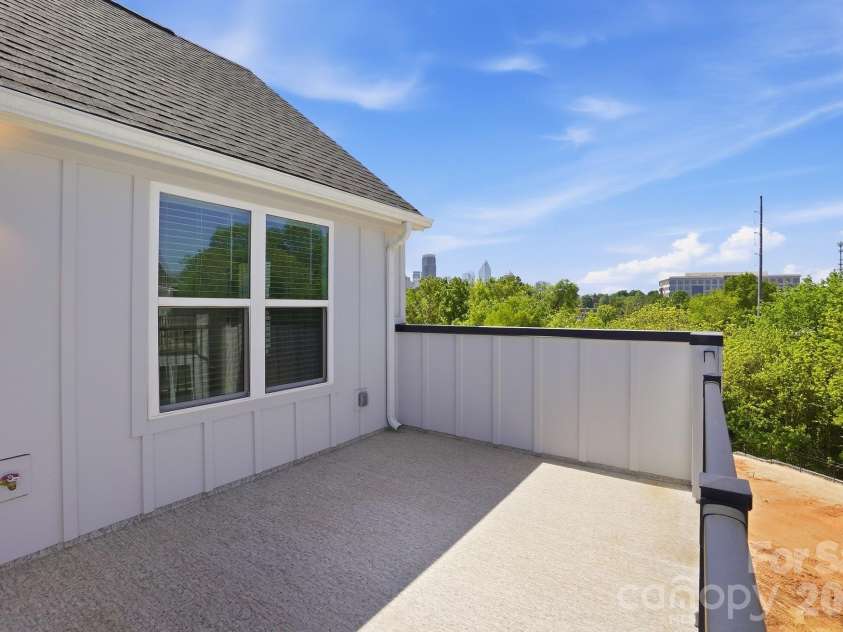 1139 Kokomo Lane, Charlotte, NC 28206.  MLS# CAR4403154, YatesRealty ID 39070. Private rooftop terrace