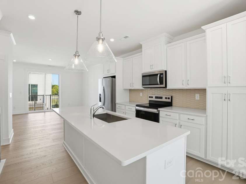 1124 Kokomo Lane, Charlotte, NC 28206.  MLS# CAR4385352, YatesRealty ID 39071. 