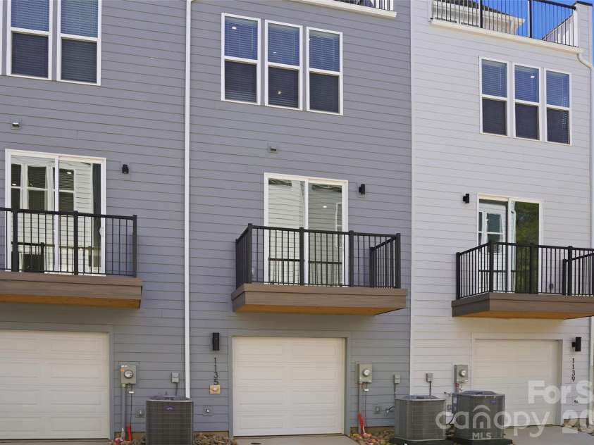 1124 Kokomo Lane, Charlotte, NC 28206.  MLS# CAR4385352, YatesRealty ID 39071. 