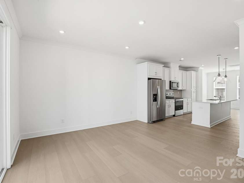 1124 Kokomo Lane, Charlotte, NC 28206.  MLS# CAR4385352, YatesRealty ID 39071. 9 Ft. Ceilings
