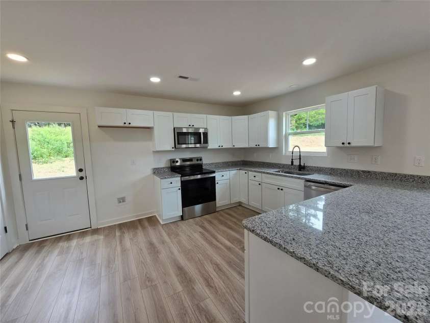 907 Hill Street, Albemarle, NC 28001.  MLS# CAR4371669, YatesRealty ID 39074. 