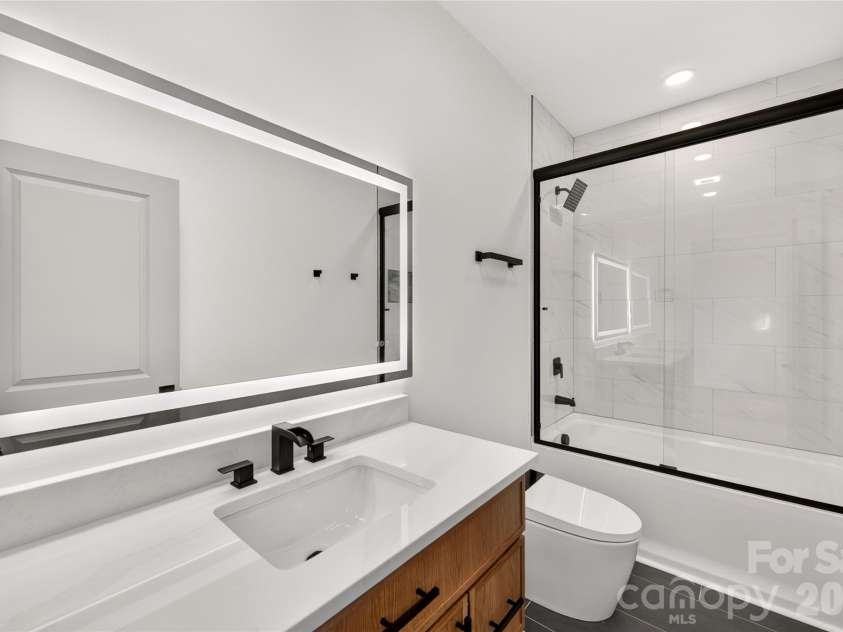 3141 Brayland Avenue, Matthews, NC 28104.  MLS# CAR4404701, YatesRealty ID 39075. Bath