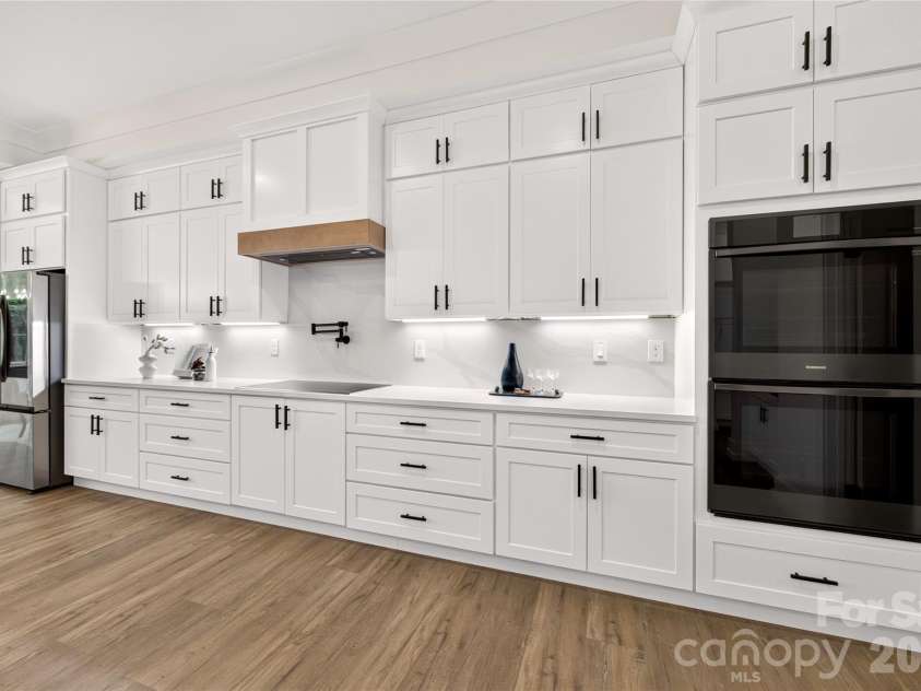 3141 Brayland Avenue, Matthews, NC 28104.  MLS# CAR4404701, YatesRealty ID 39075. Kitchen
