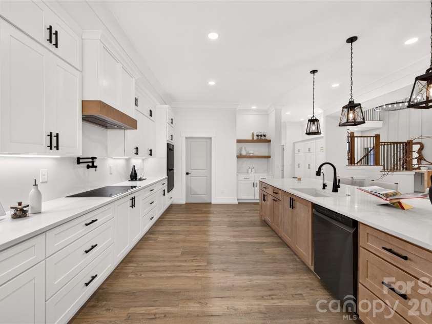 3141 Brayland Avenue, Matthews, NC 28104.  MLS# CAR4404701, YatesRealty ID 39075. Kitchen