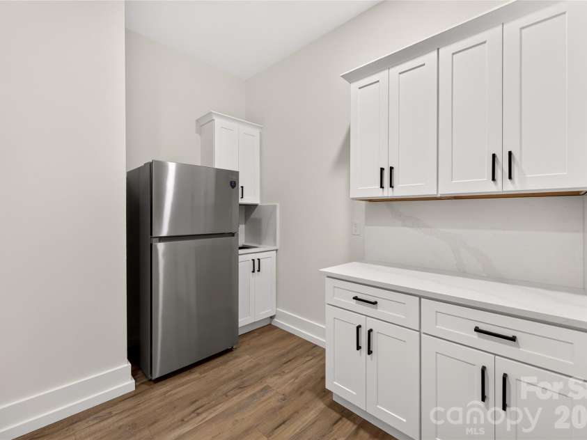 3141 Brayland Avenue, Matthews, NC 28104.  MLS# CAR4404701, YatesRealty ID 39075. Scullery