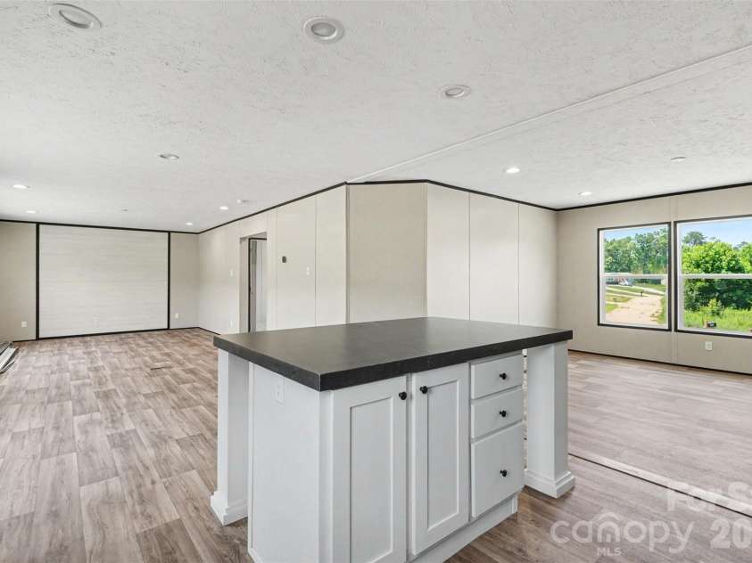 3034 Drake Circle, Shelby, NC 28152.  MLS# CAR4403944, YatesRealty ID 39076. 