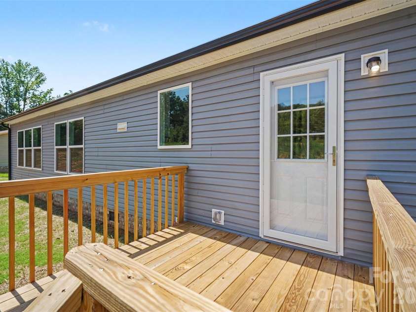 3034 Drake Circle, Shelby, NC 28152.  MLS# CAR4403944, YatesRealty ID 39076. 