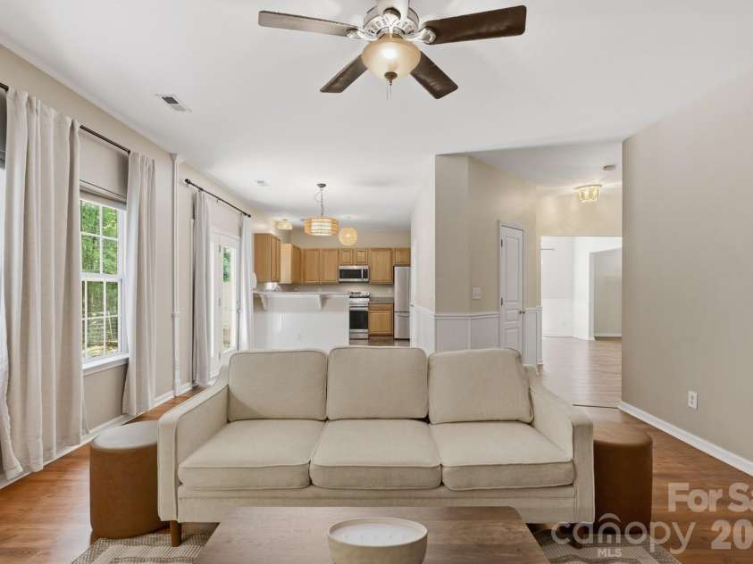 9153 Glenashley Drive, Cornelius, NC 28031.  MLS# CAR4397444, YatesRealty ID 39077. 