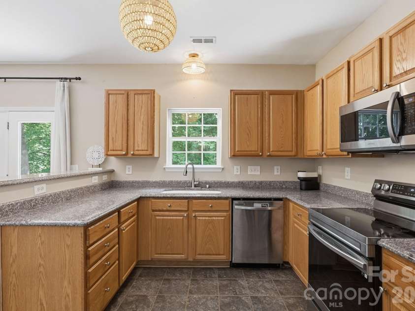 9153 Glenashley Drive, Cornelius, NC 28031.  MLS# CAR4397444, YatesRealty ID 39077. 