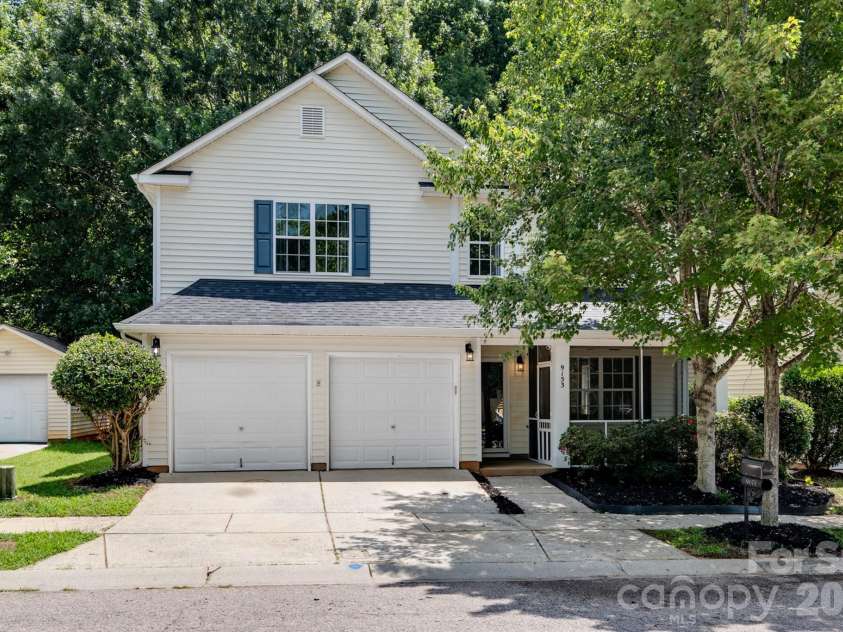 9153 Glenashley Drive, Cornelius, NC 28031.  MLS# CAR4397444, YatesRealty ID 39077. 