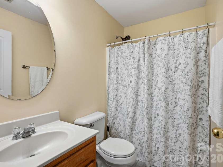 9153 Glenashley Drive, Cornelius, NC 28031.  MLS# CAR4397444, YatesRealty ID 39077. Hallway bathroom upstairs