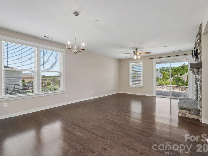 977 Bellegray Lane, Concord, NC 28027.  MLS# CAR4405137, YatesRealty ID 39078. 