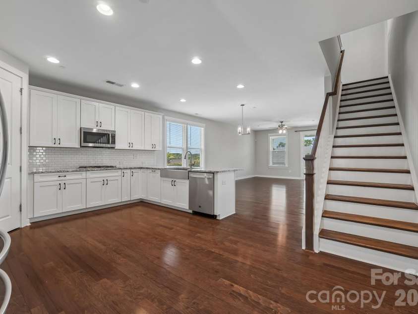 977 Bellegray Lane, Concord, NC 28027.  MLS# CAR4405137, YatesRealty ID 39078. 
