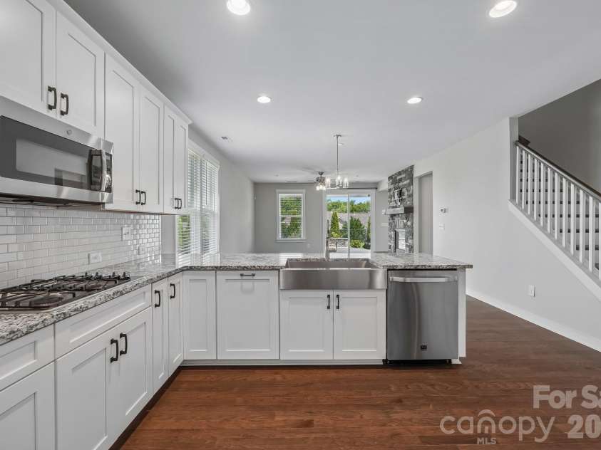 977 Bellegray Lane, Concord, NC 28027.  MLS# CAR4405137, YatesRealty ID 39078. 