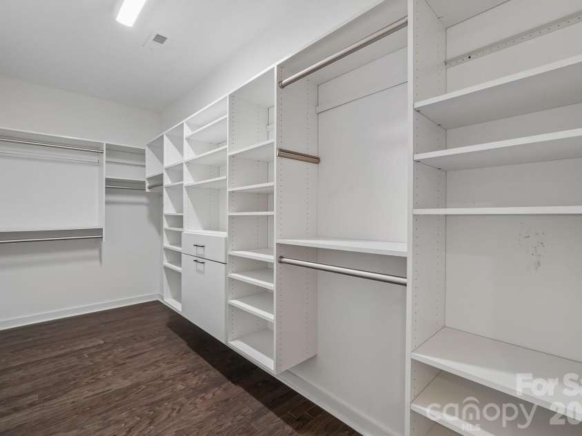 977 Bellegray Lane, Concord, NC 28027.  MLS# CAR4405137, YatesRealty ID 39078. 